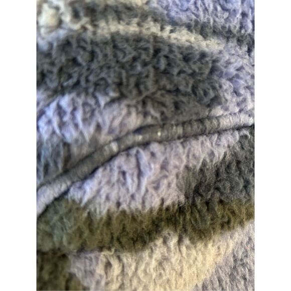 Zenana camo Vest  Hooded Hoodie Soft Fuzzy Faux Sherpa Fleece size Small (4488) - Picture 3 of 8